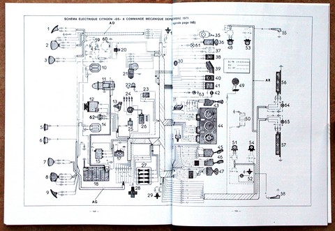 The manuals from the series "Les Archives du Collectionneur" contain clear wiring diagrams.